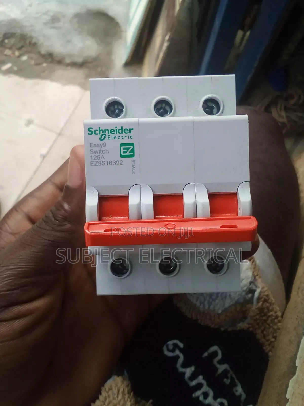 125amps 3pole Main Control Schneider