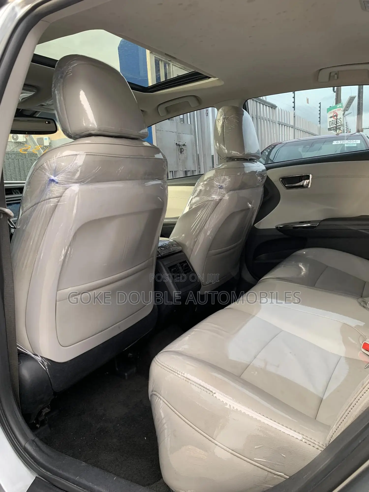 Toyota Avalon XLE Plus Sedan FWD (3.5L 6cyl 6A) 2017 Silver