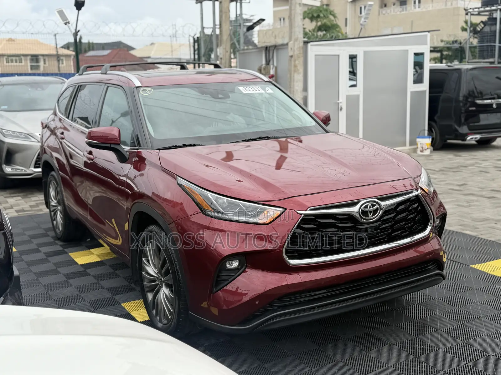 Toyota Highlander Platinum 2021 Red