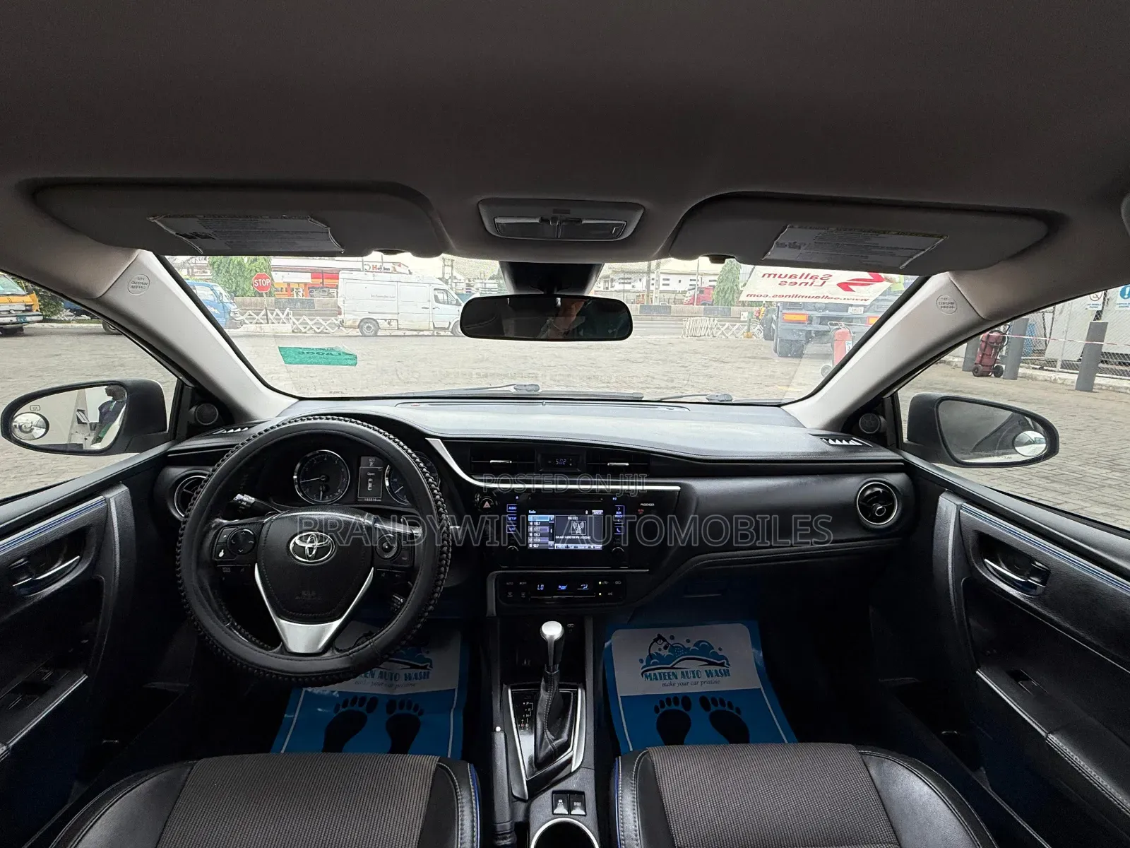 Toyota Corolla SE Special Edition 4dr Sedan (1.8L 4cyl CVT) 2017 White