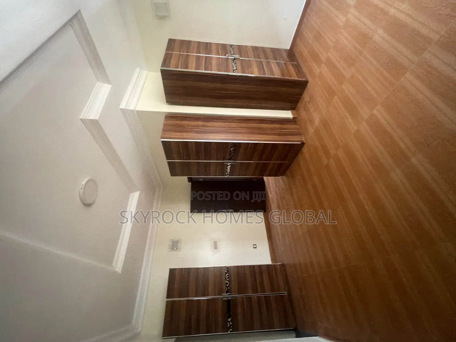 5bdrm Duplex in Ikota for rent