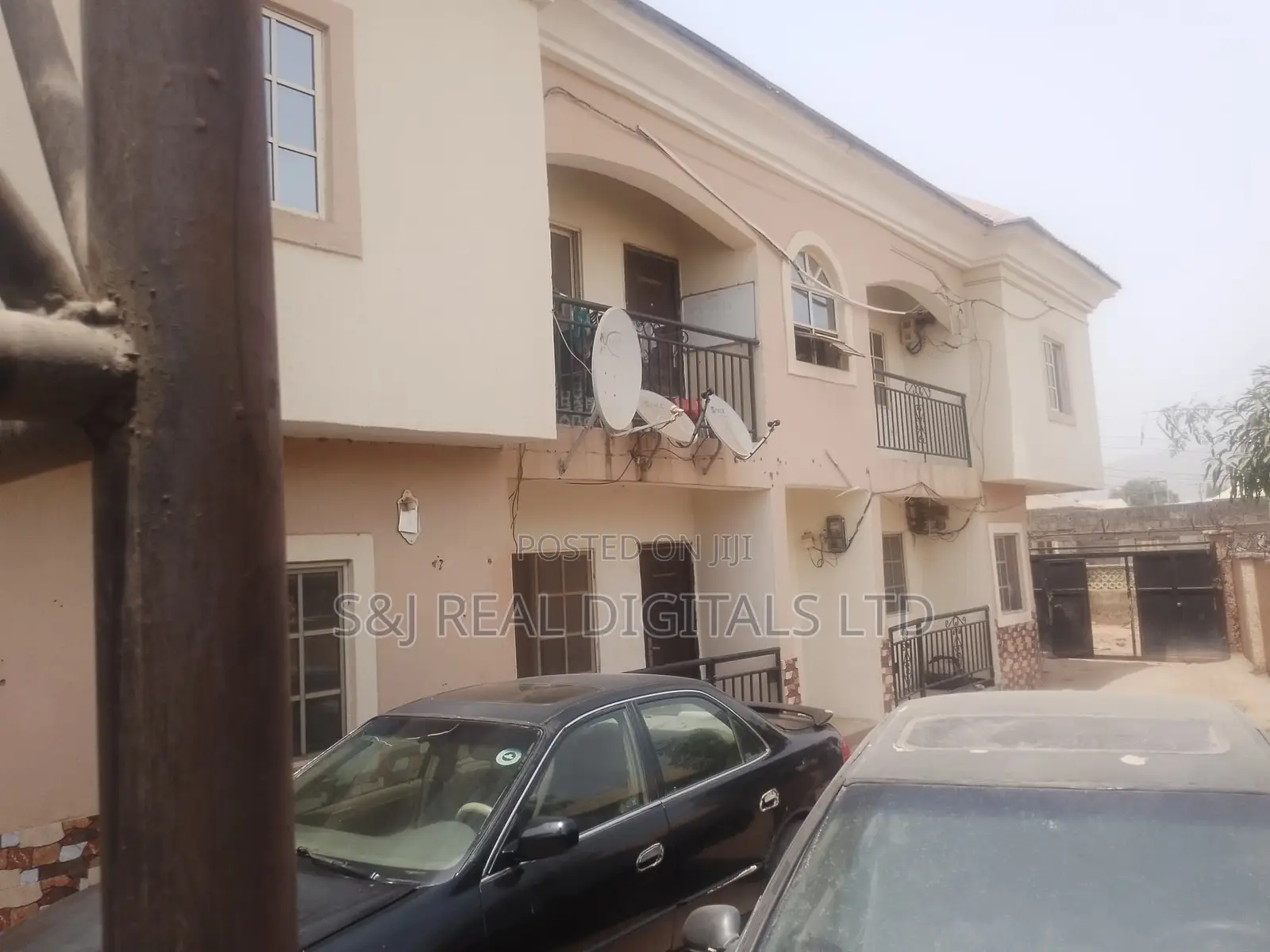 8bdrm Block of Flats in Kubwa for sale