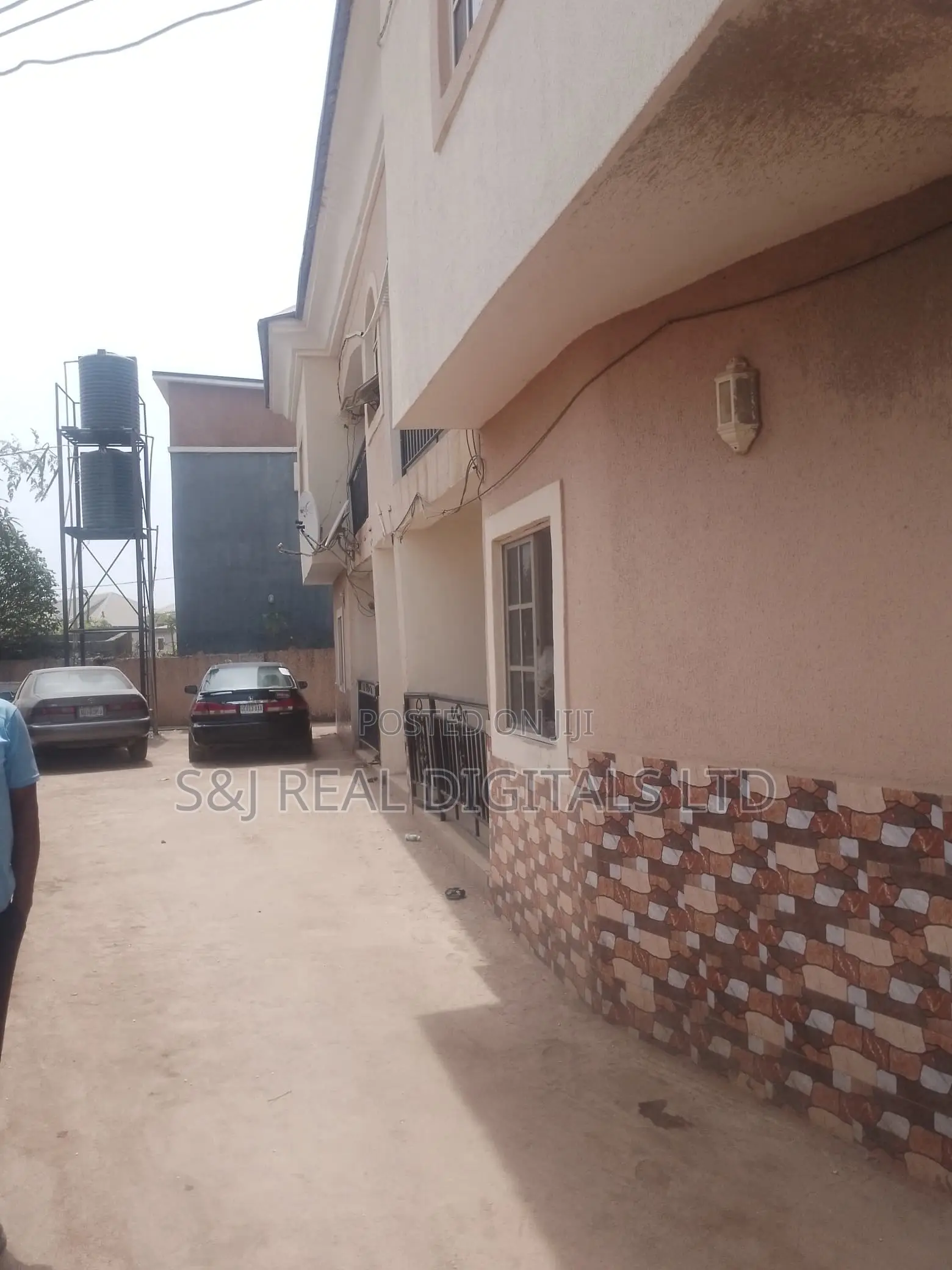 8bdrm Block of Flats in Kubwa for sale