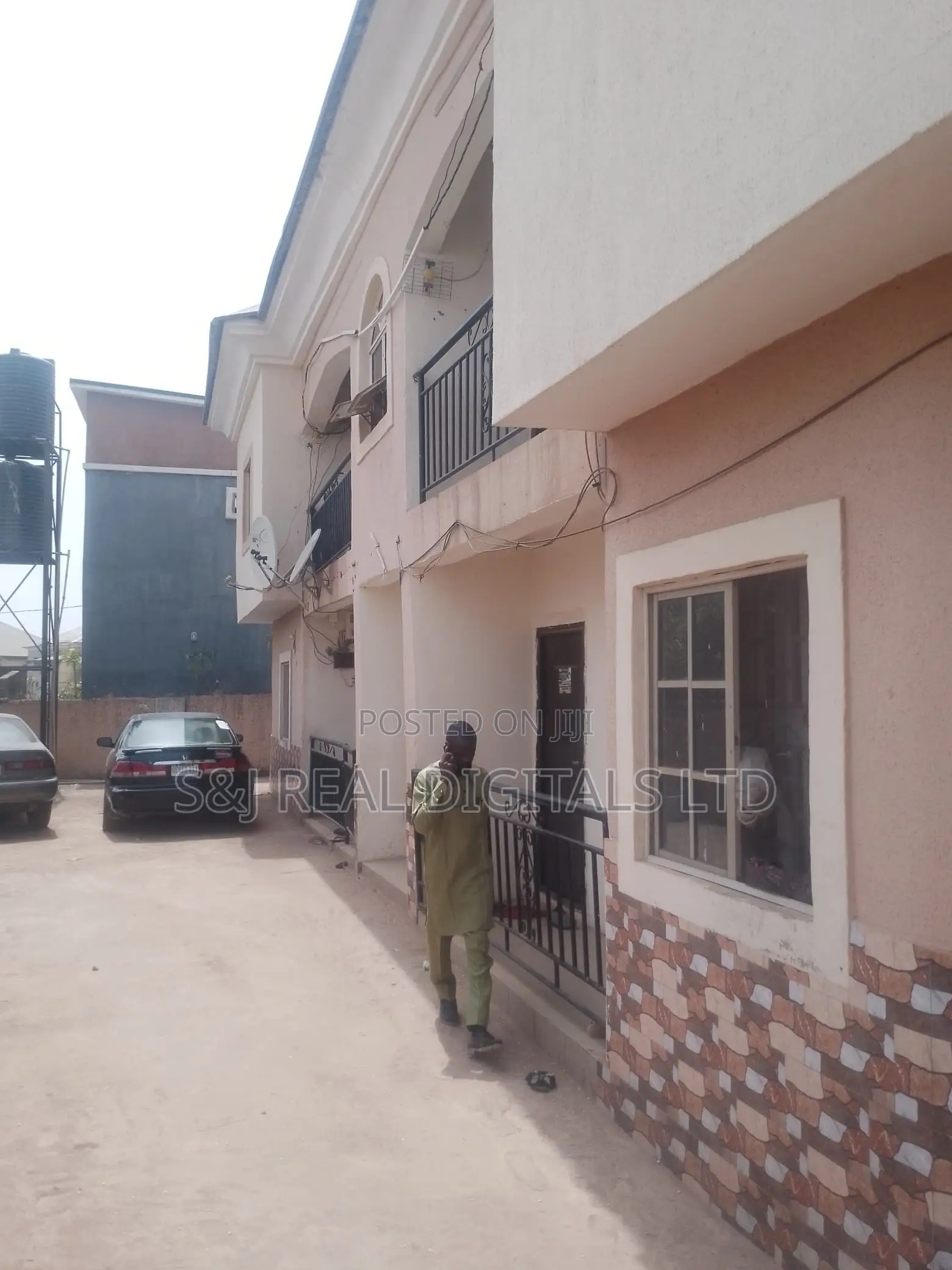8bdrm Block of Flats in Kubwa for sale