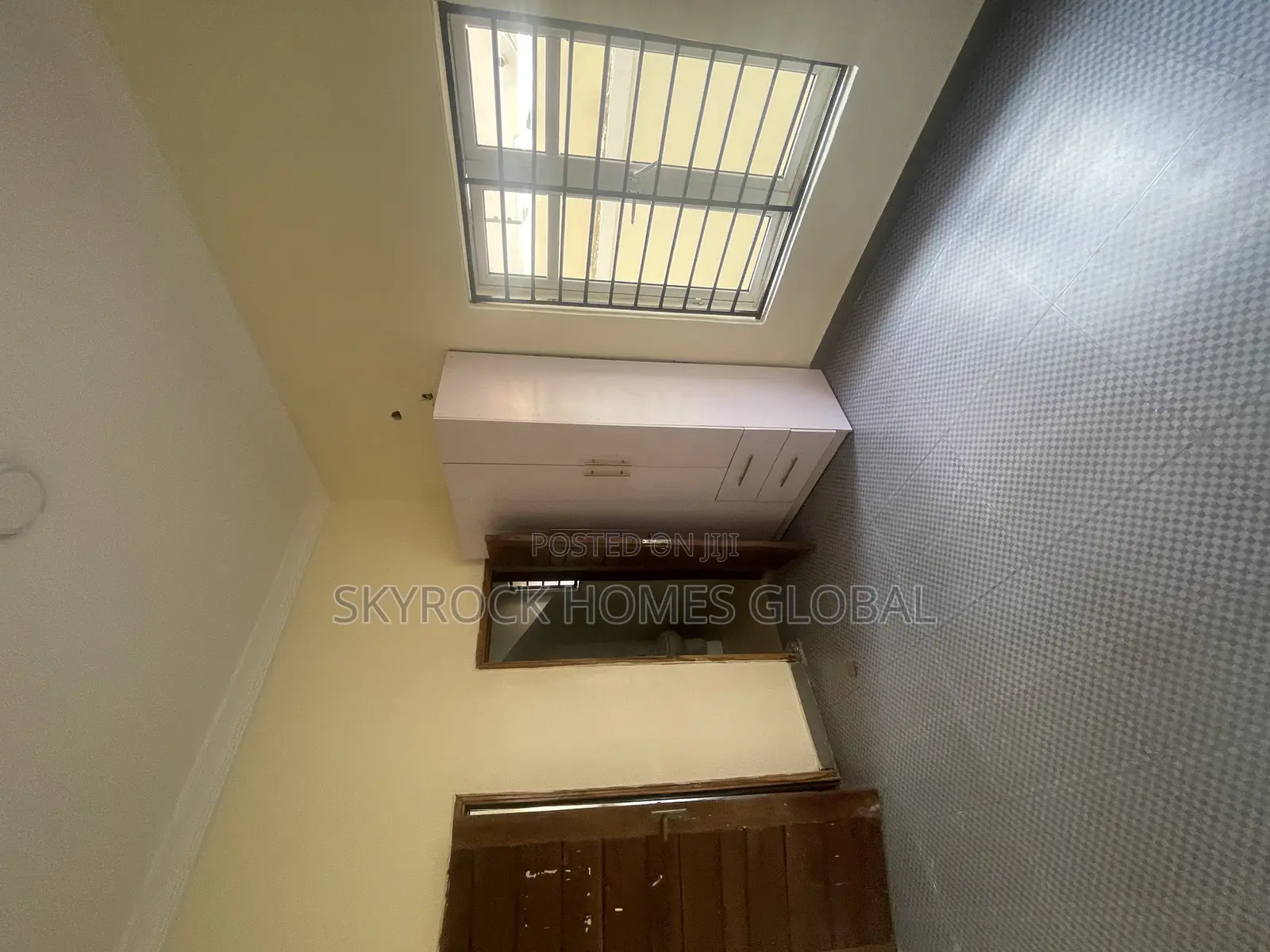 5bdrm Duplex in Ikota for rent