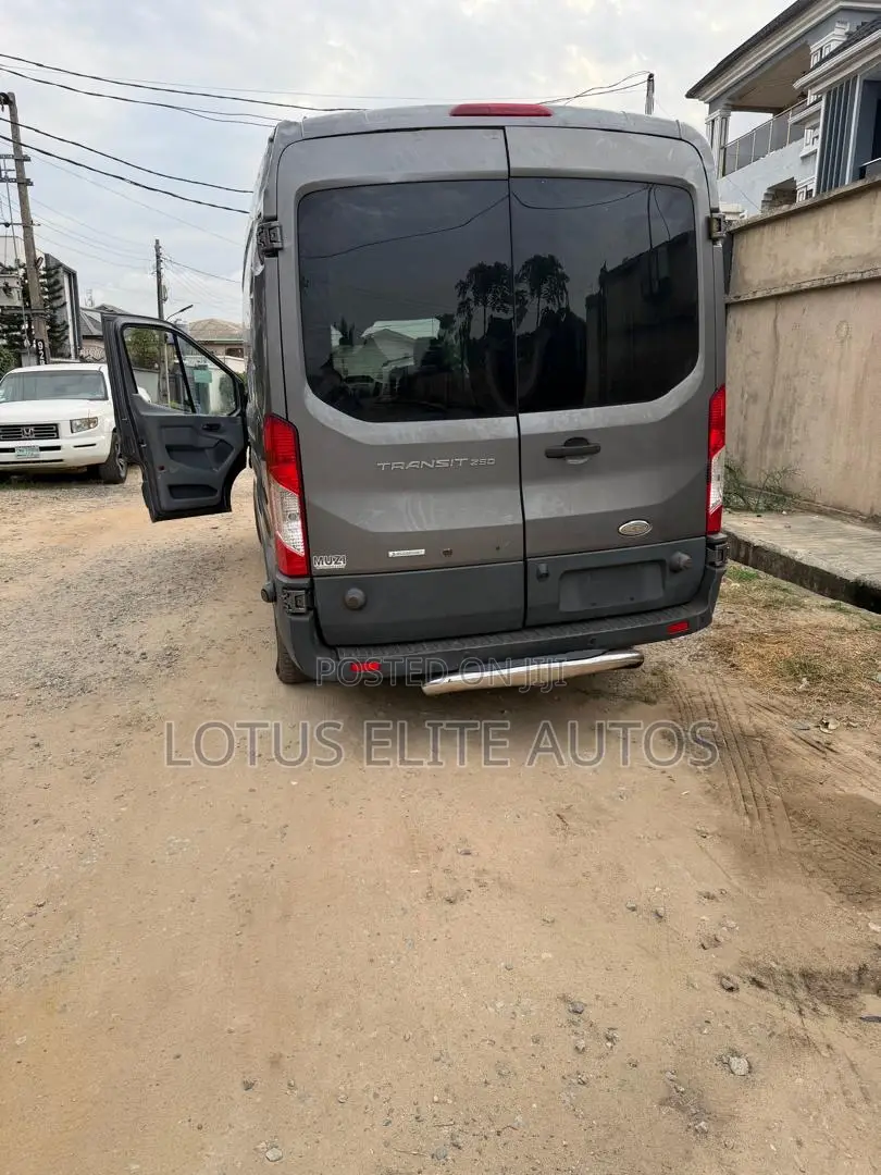 Ford Transit 2015 Gray