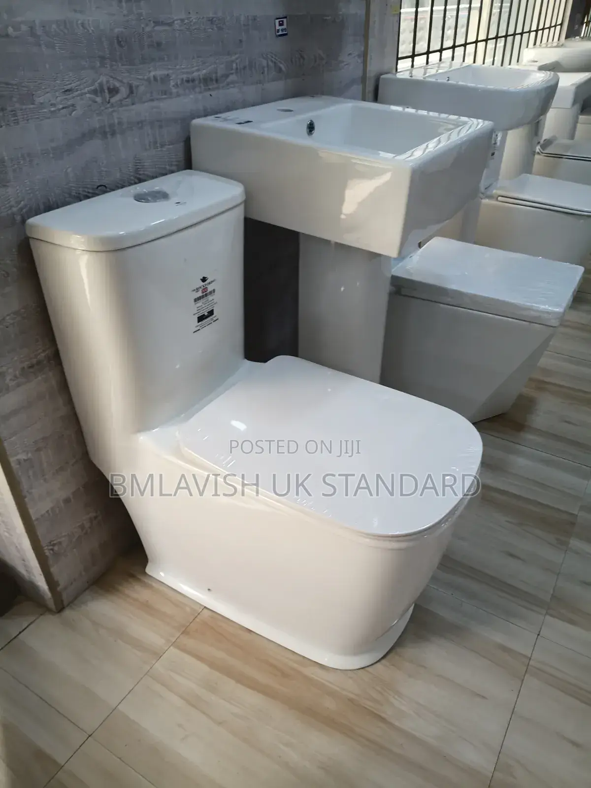 England Big Water Closet Set