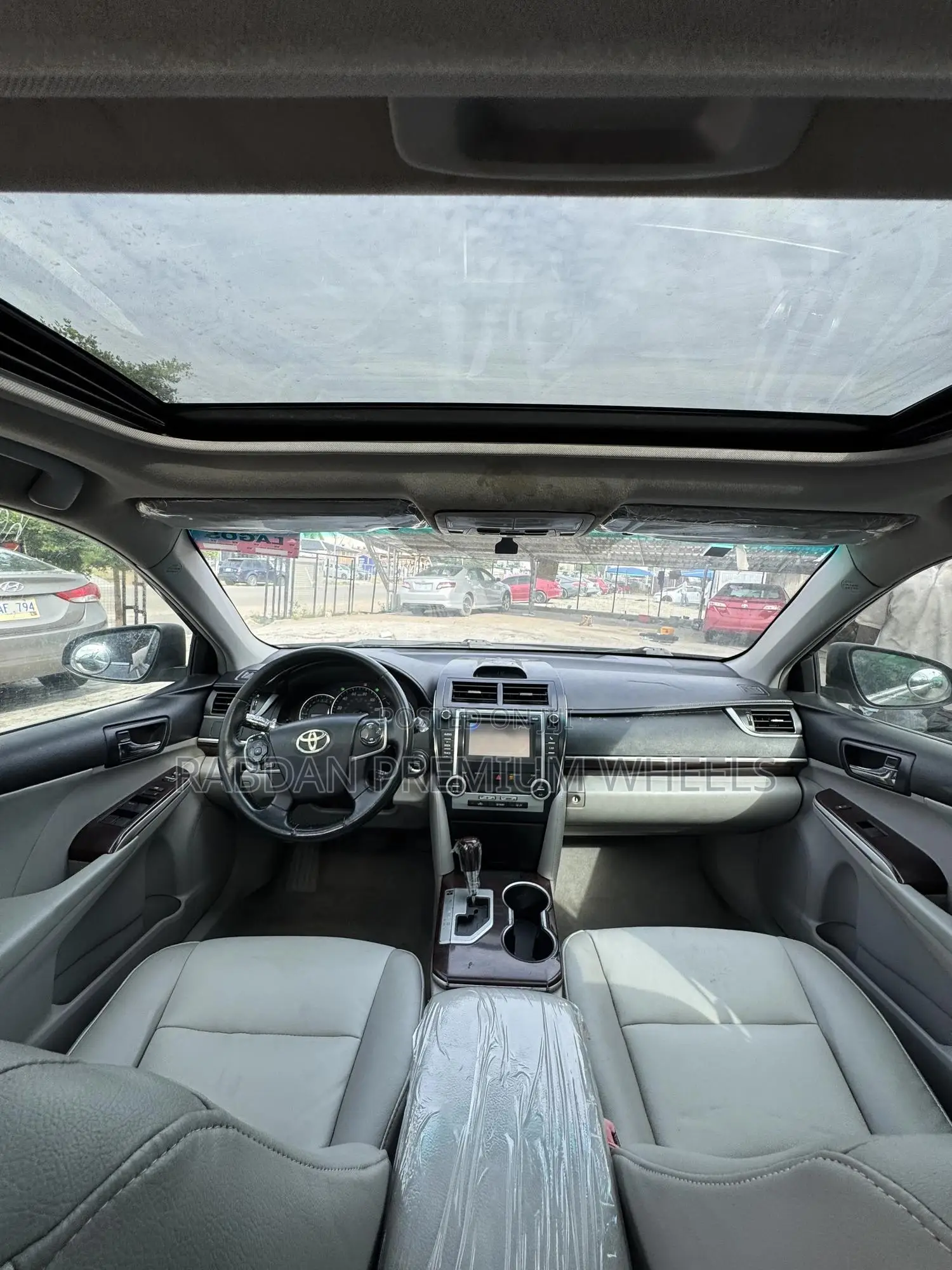 Toyota Camry XLE 4dr Sedan (2.5L 4cyl 6A) 2013 Gray
