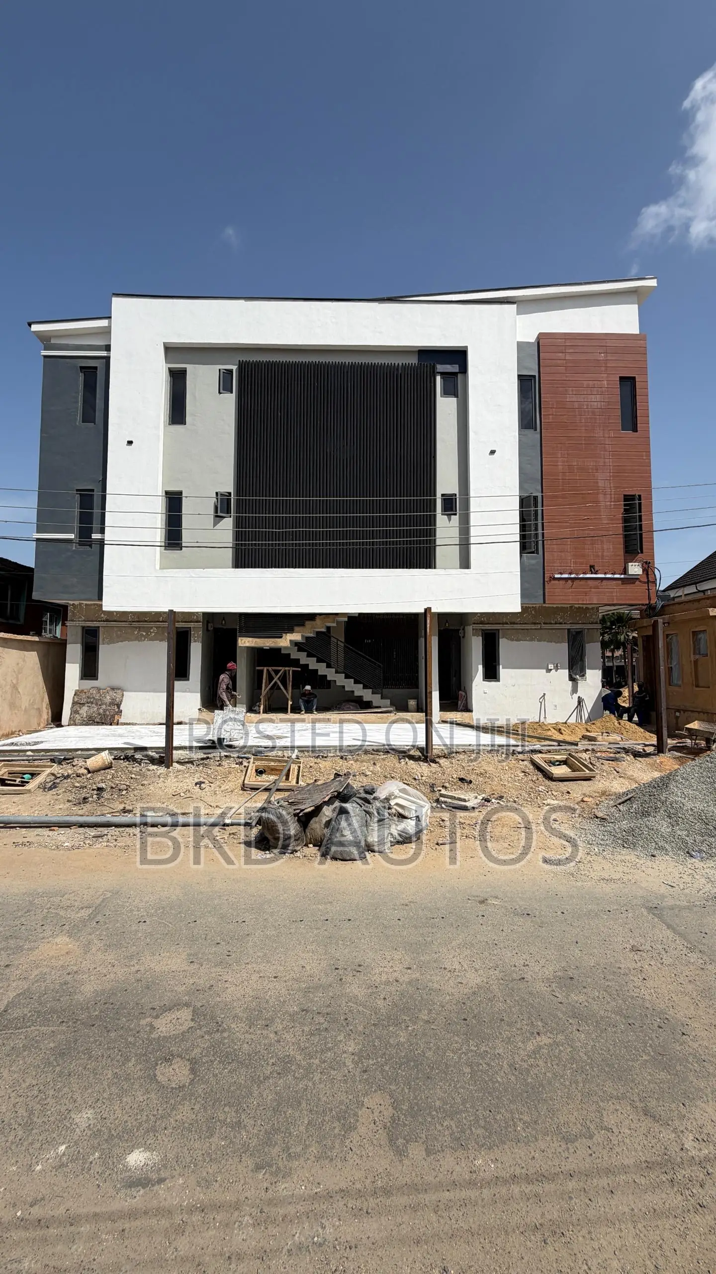 2bdrm Apartment in Surulere for sale