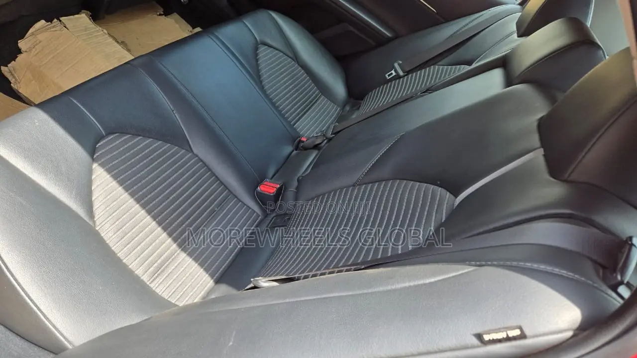 Toyota Camry SE FWD 2020 Red