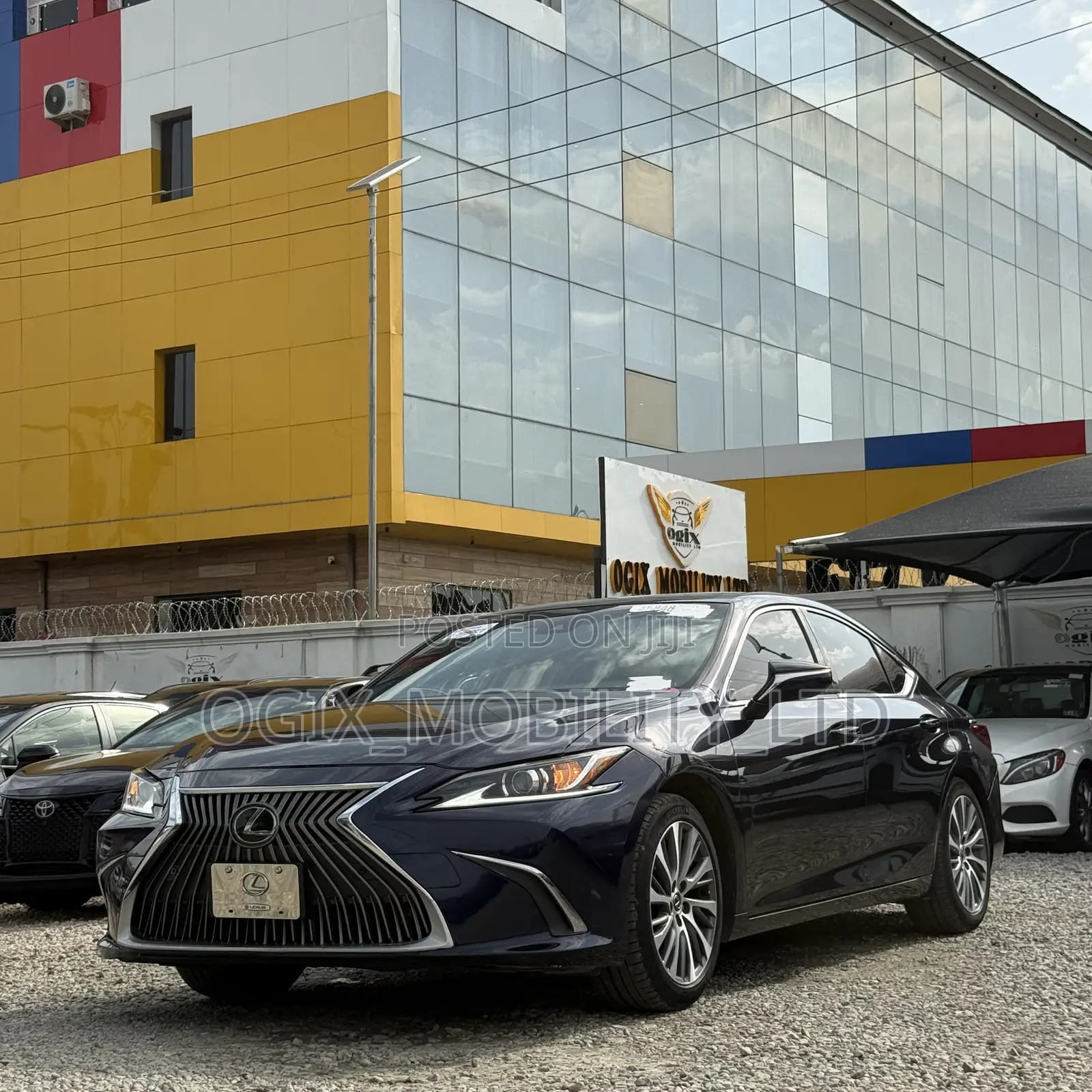 Lexus ES 2020 Blue
