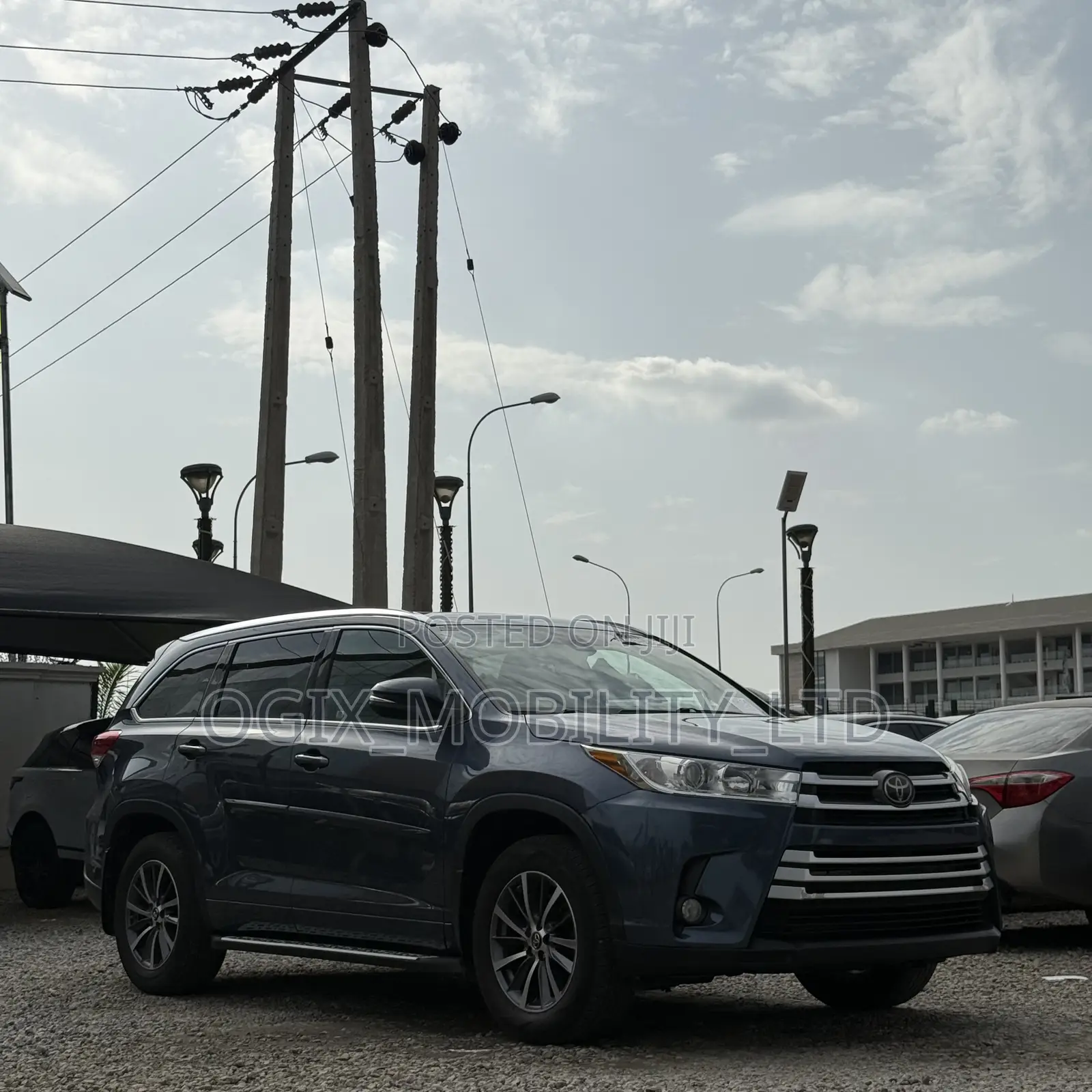 Toyota Highlander 2018 Blue