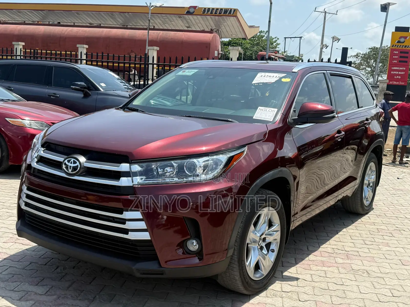 Toyota Highlander XLE V6 4x2 (3.5L 6cyl 6A) 2016