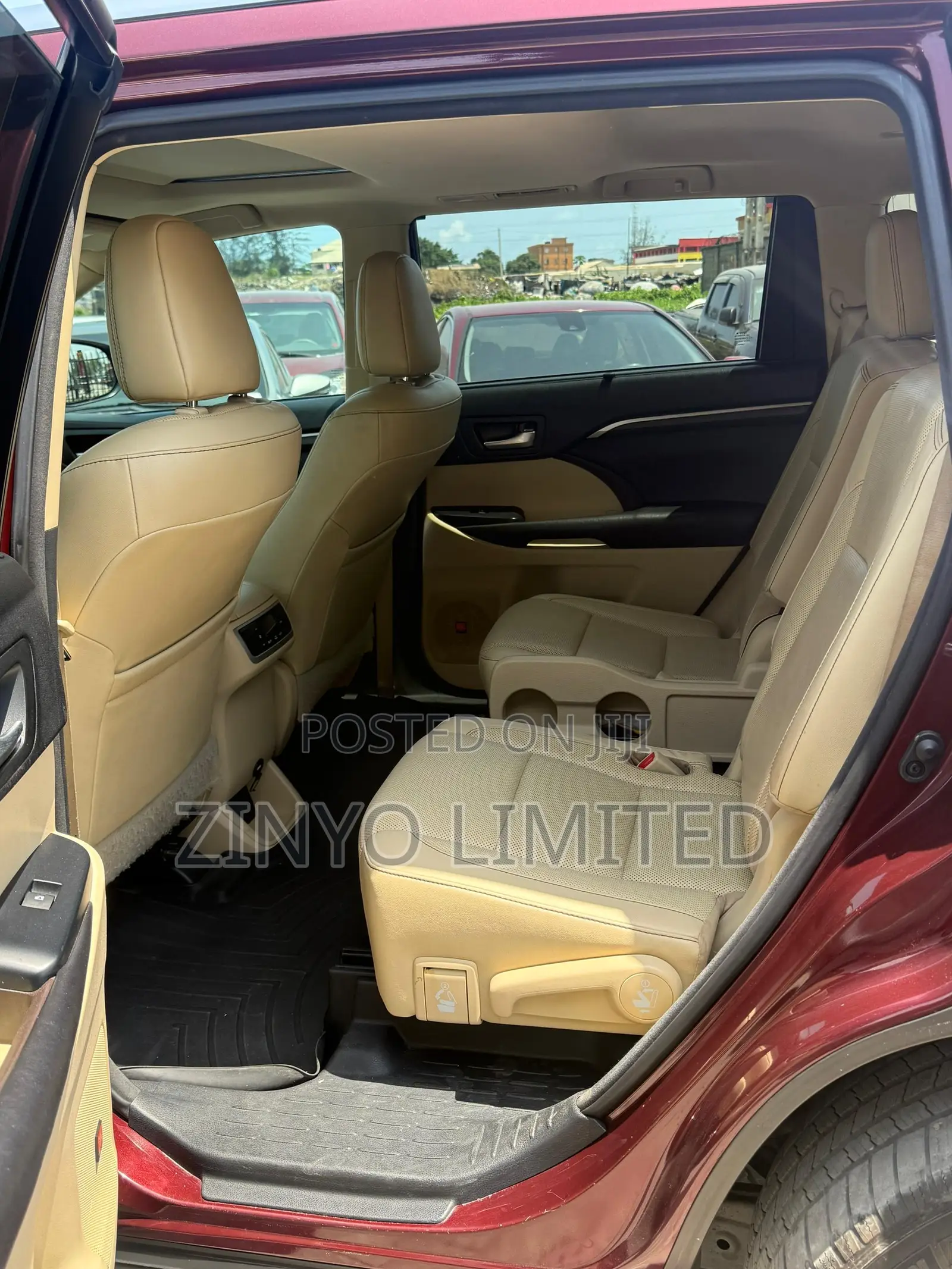 Toyota Highlander XLE V6 4x2 (3.5L 6cyl 6A) 2016