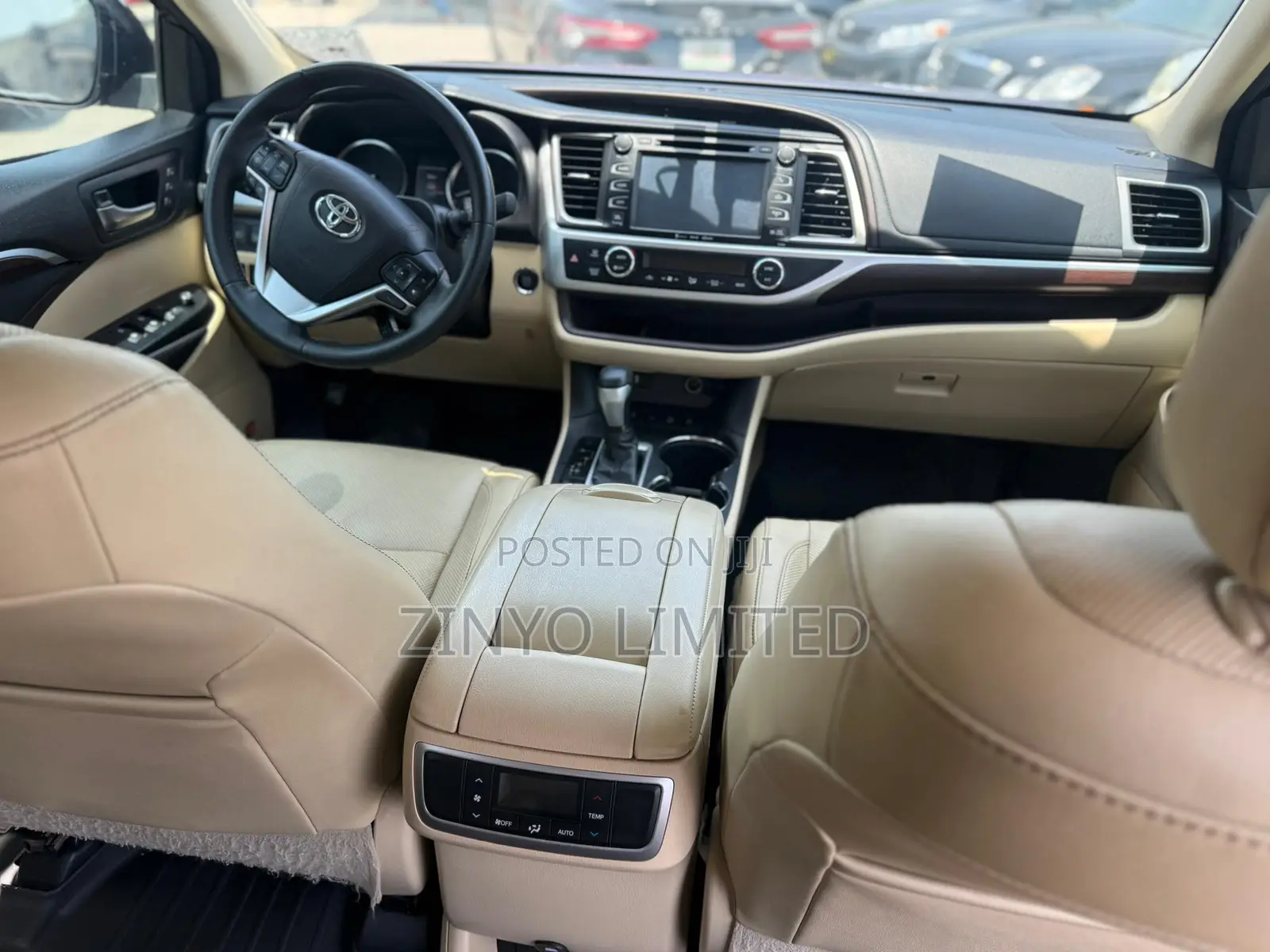 Toyota Highlander XLE V6 4x2 (3.5L 6cyl 6A) 2016