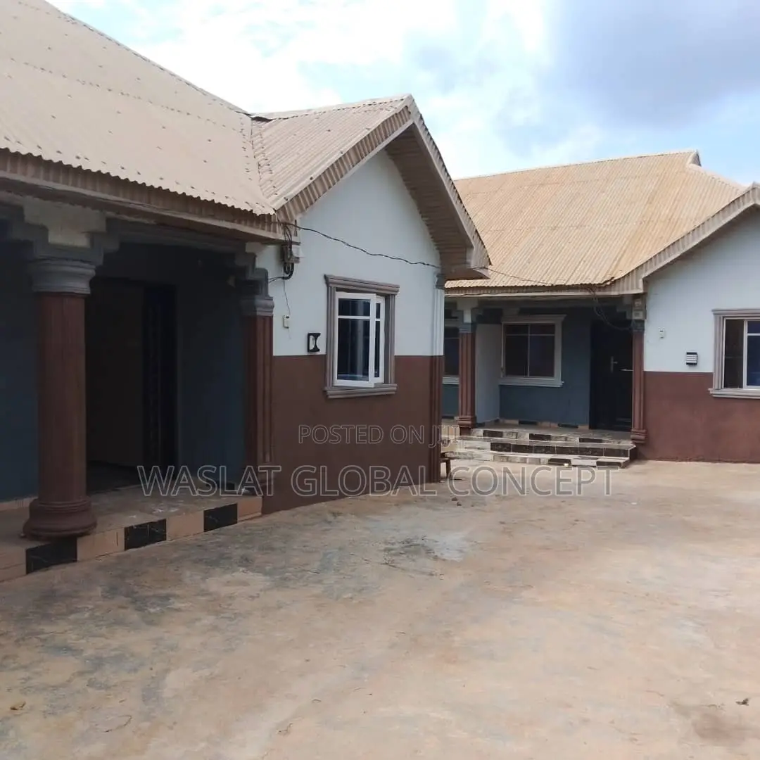 2bdrm Bungalow in Lajomo Estate, Osogbo for rent