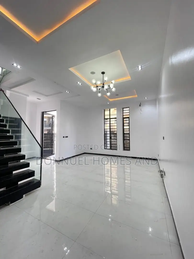 4bdrm Townhouse / Terrace in Ikate for rent