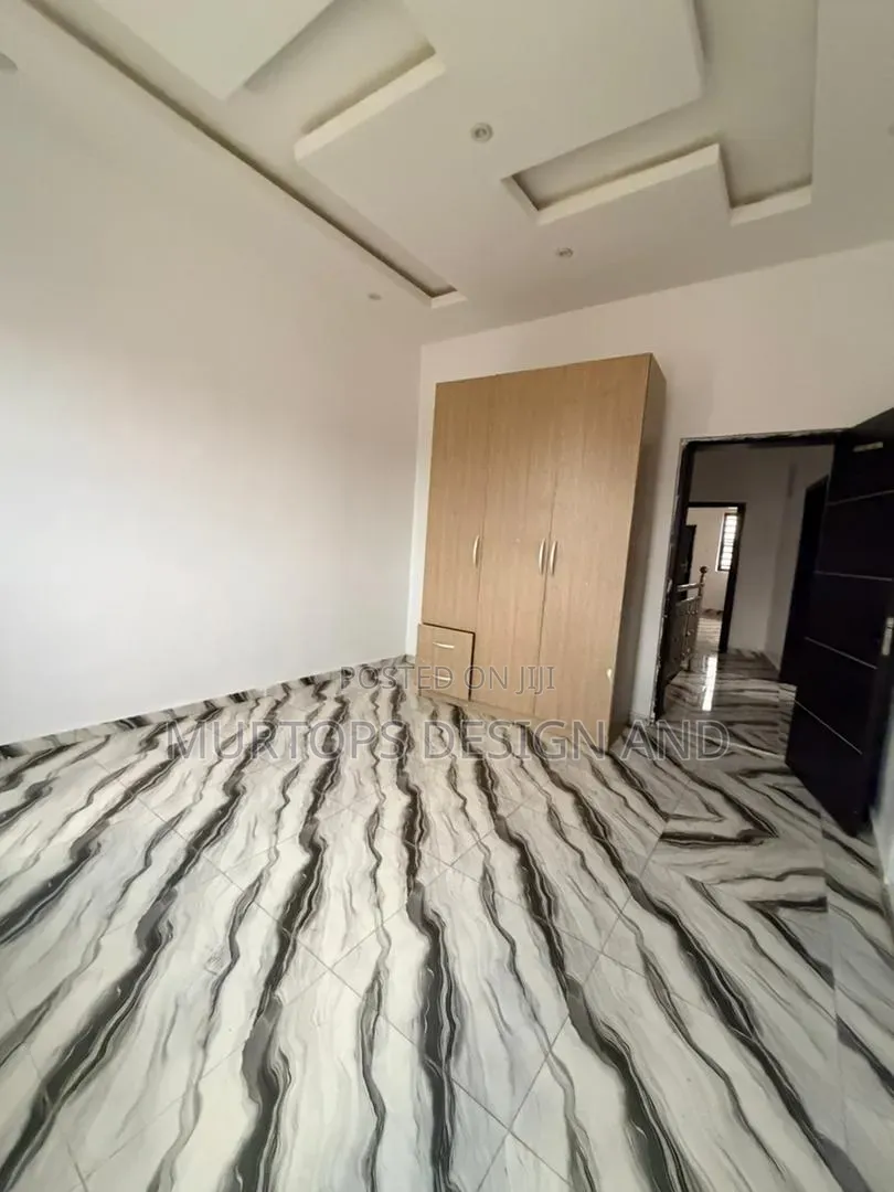 4bdrm Duplex in Aguda / Surulere for sale