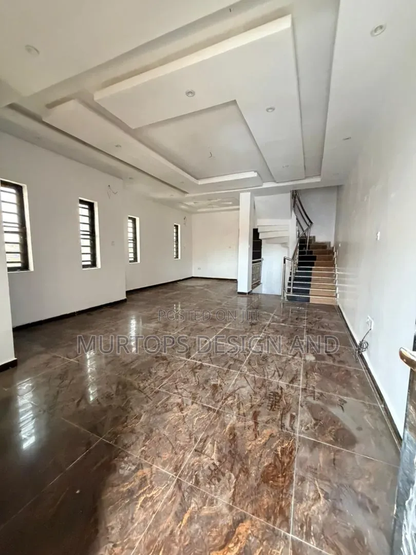 4bdrm Duplex in Aguda / Surulere for sale