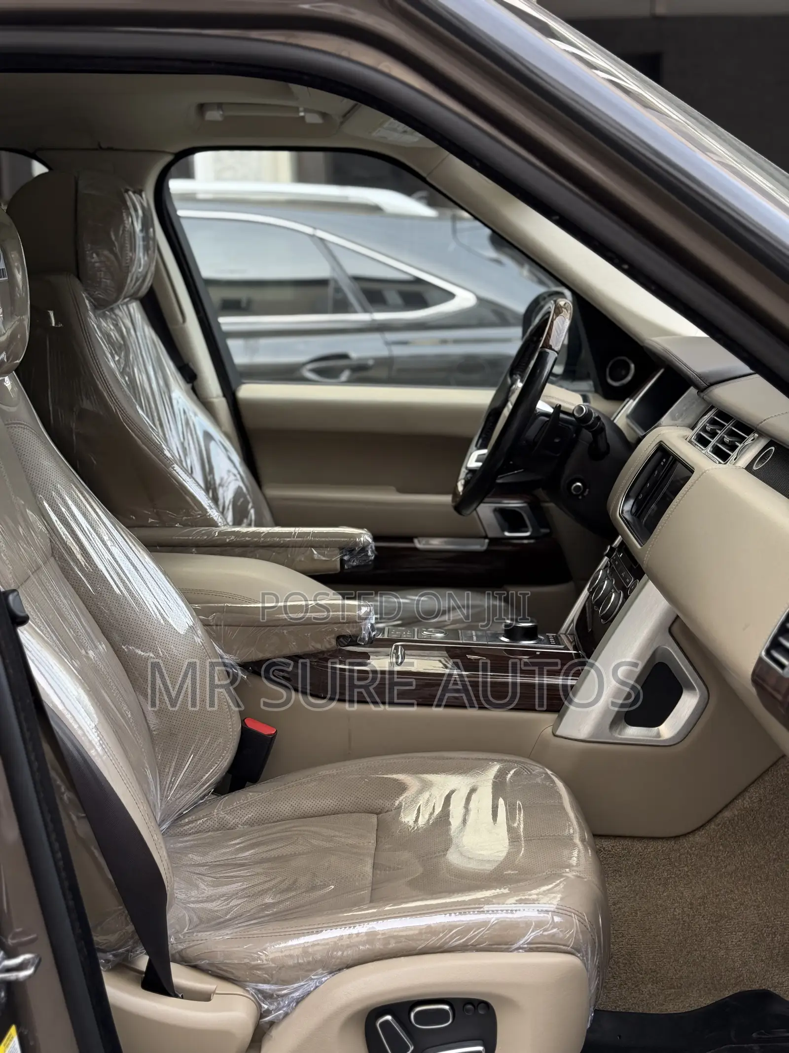 Land Rover Range Rover Vogue 2014 Gold