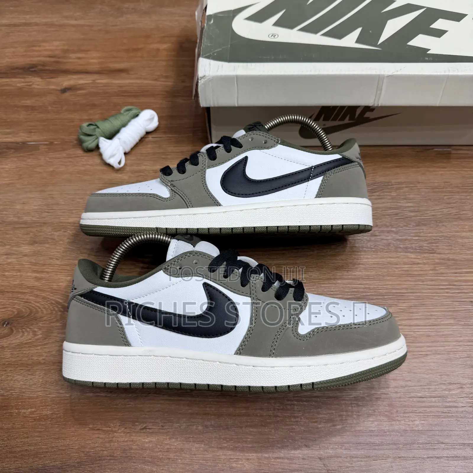 Air Jordan 1 Retro Low Og Medium Olive