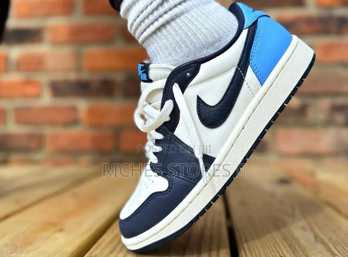 Air Jordan 1 Retro Low Og Obsidian Unc SNKS Size