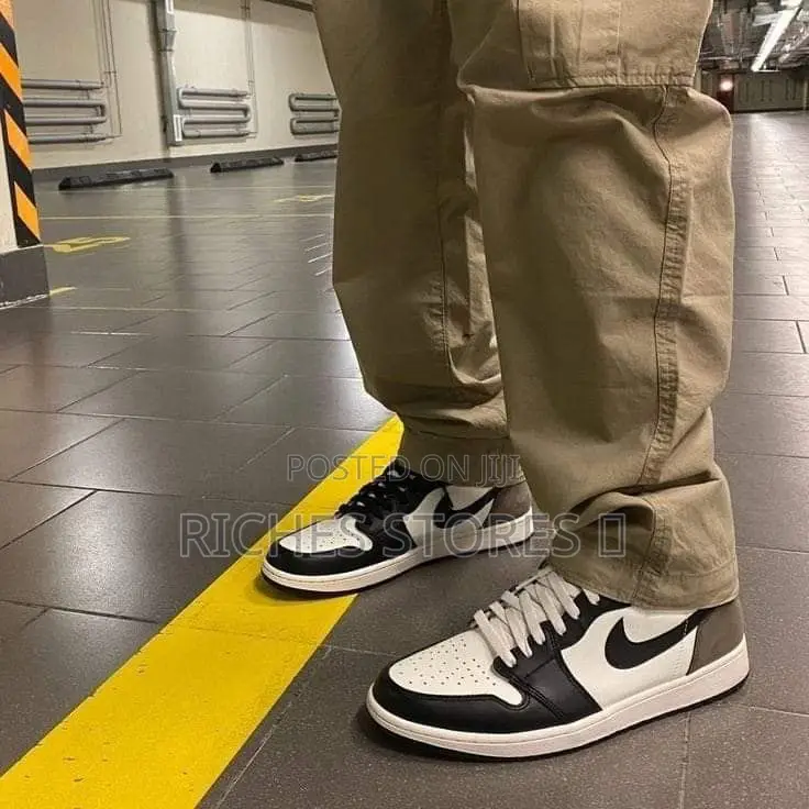 Air Jordan 1 Retro Low Og Mocha SNKS