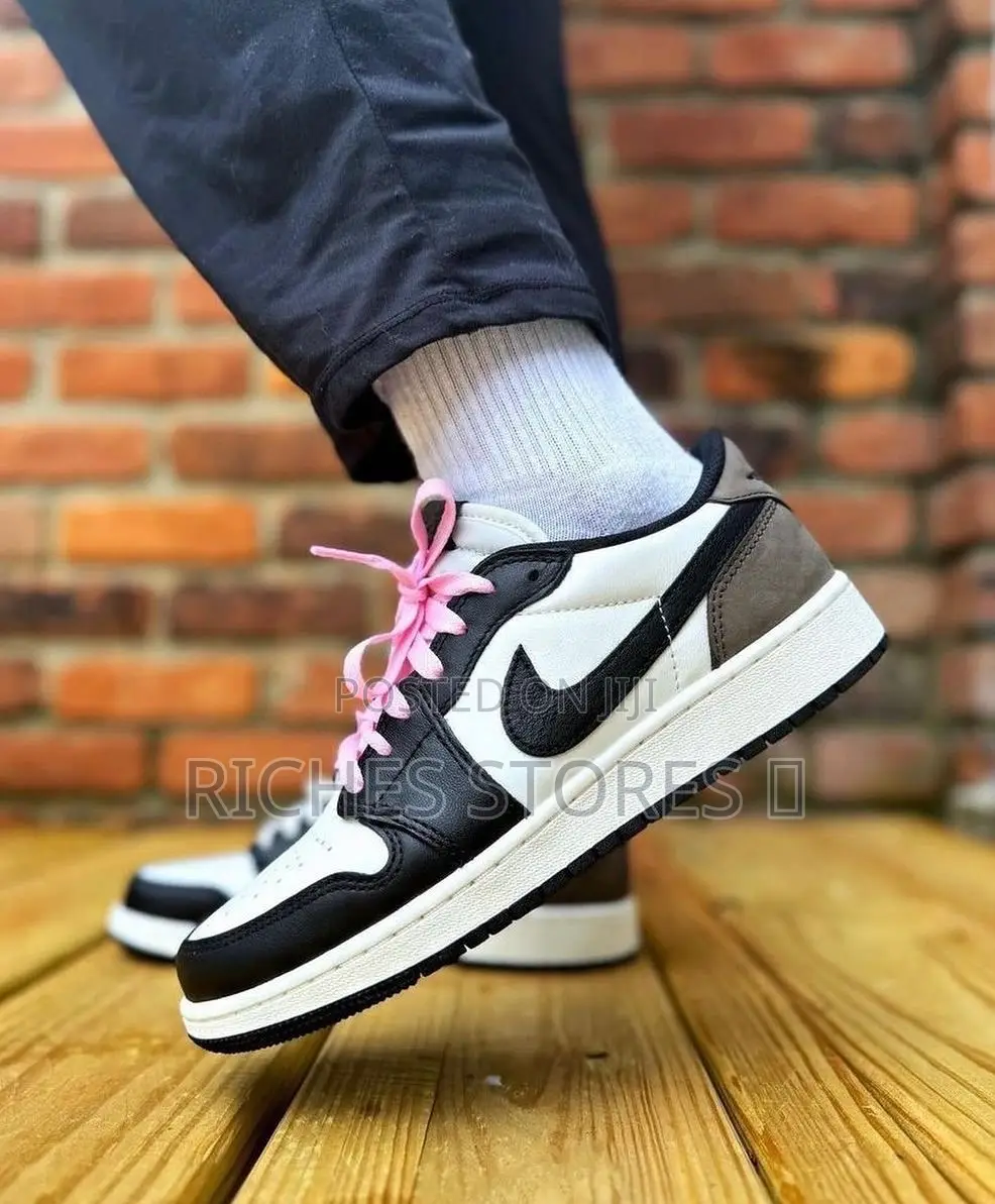 Air Jordan 1 Retro Low Og Mocha SNKS