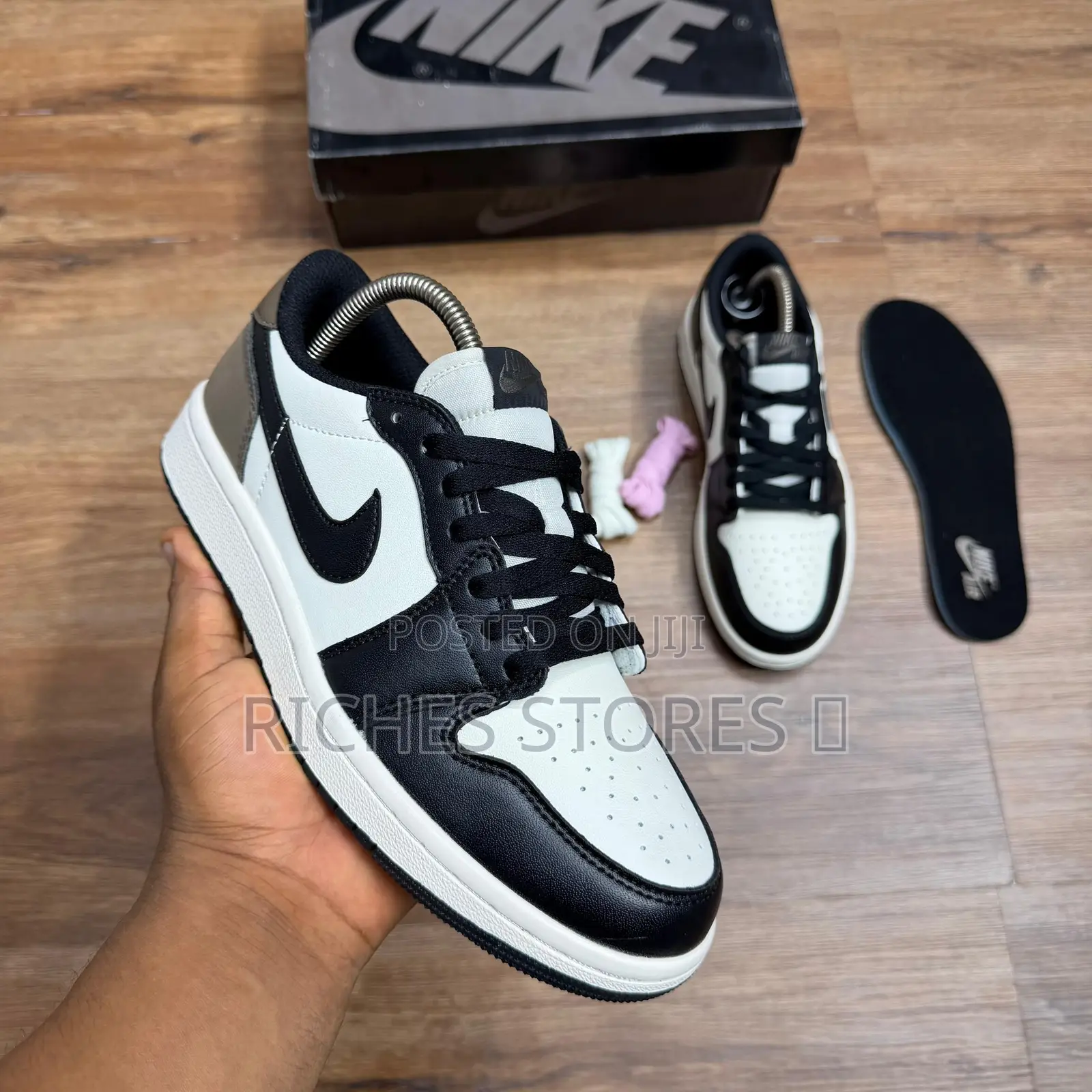 Air Jordan 1 Retro Low Og Mocha SNKS