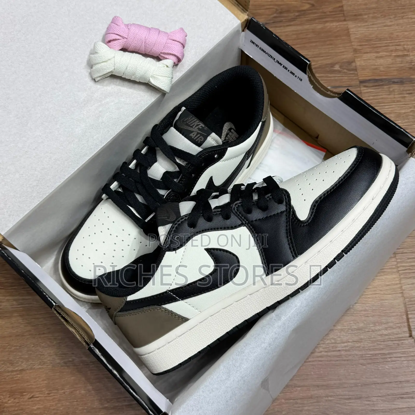 Air Jordan 1 Retro Low Og Mocha SNKS