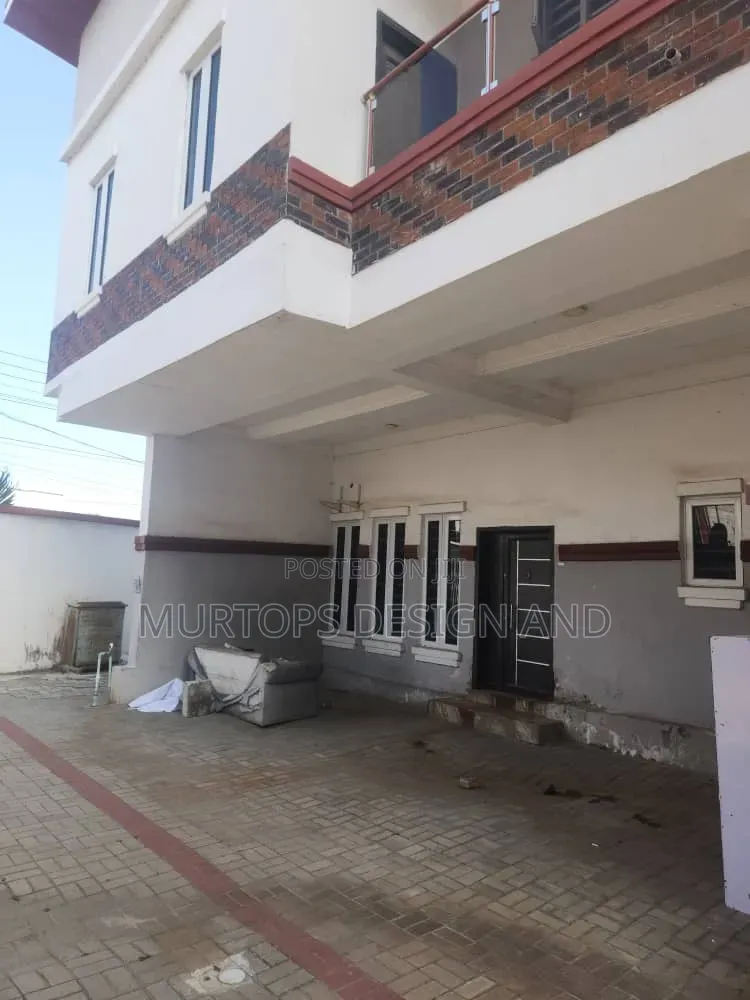 Studio Apartment in Van Daniel, Lekki Phase 2 for rent