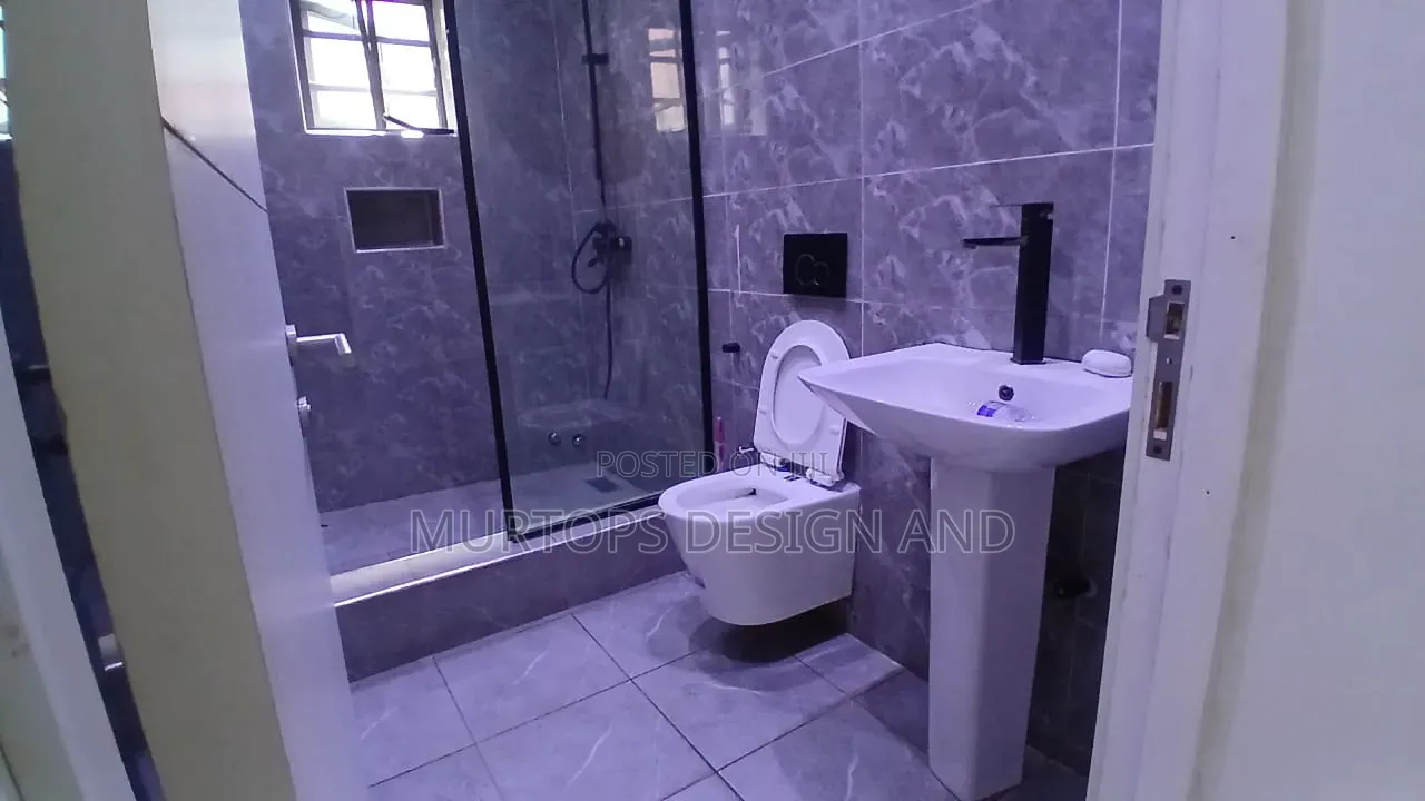 3bdrm Apartment in Lekki Phase 1 for rent