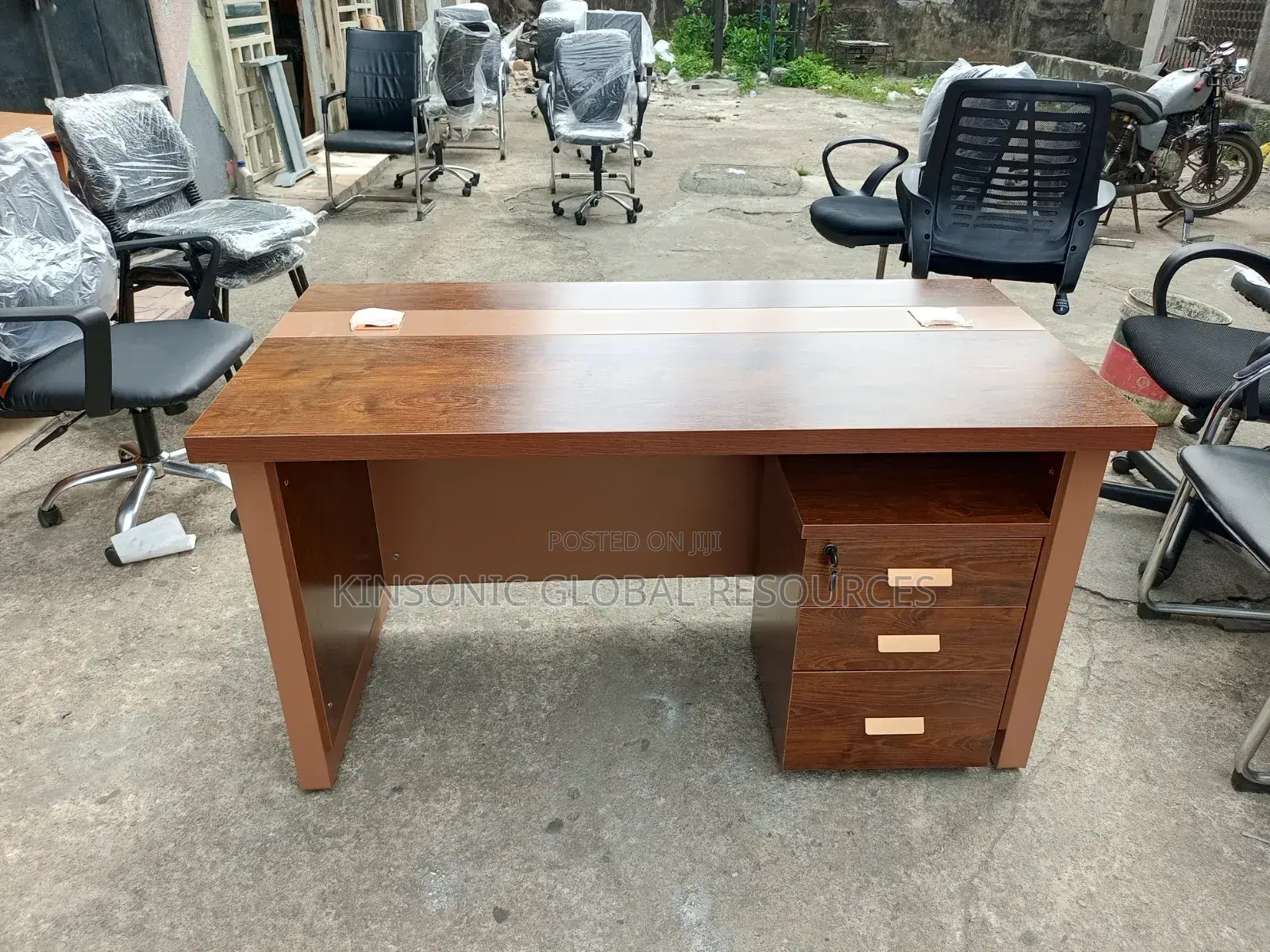Executive Office Table Size 1.4 Meters