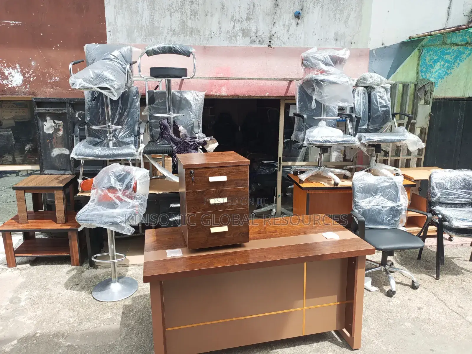 Executive Office Table Size 1.4 Meters