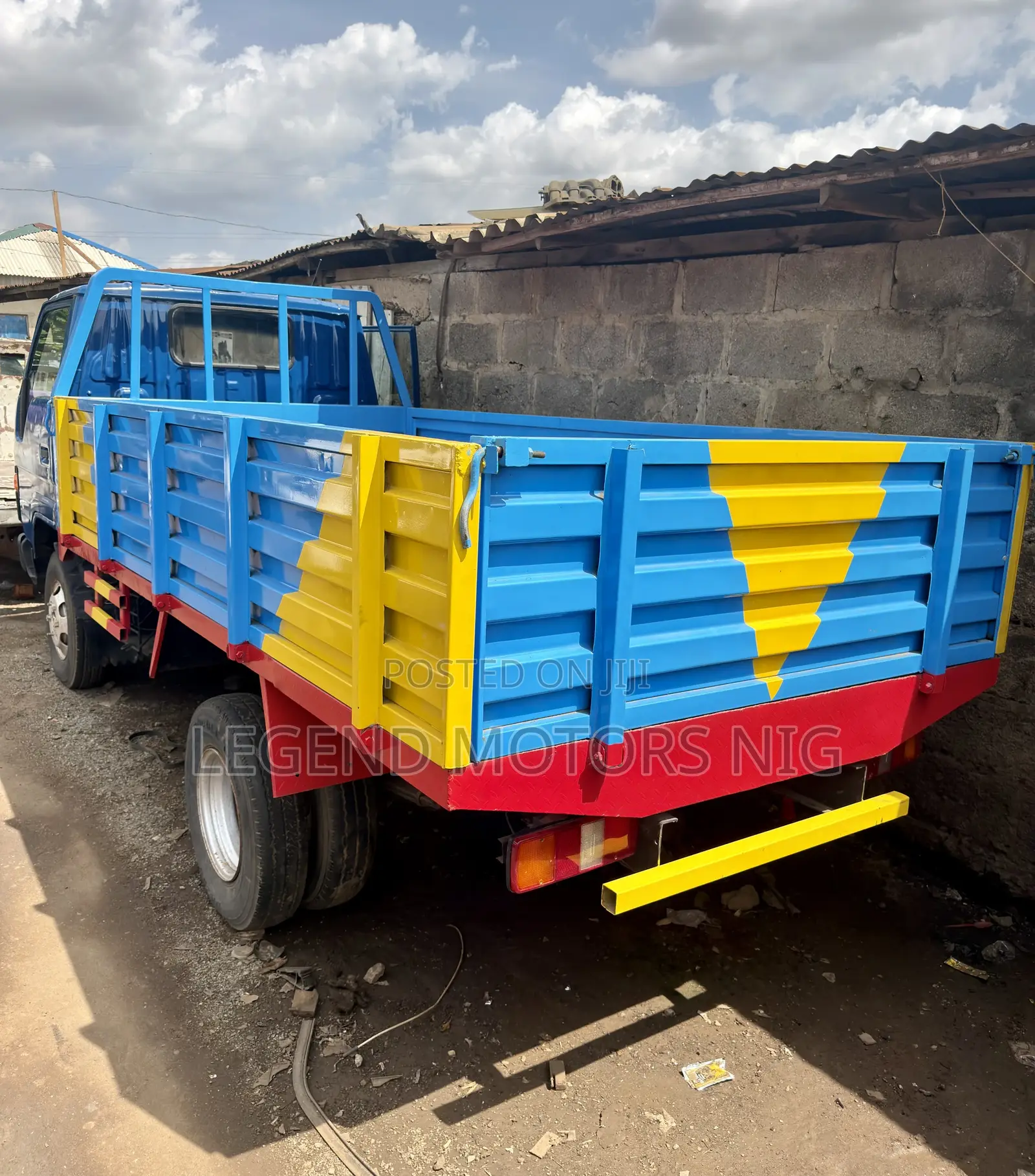 Toyota Dyna 200 1998 Model Japan 6 Tyres