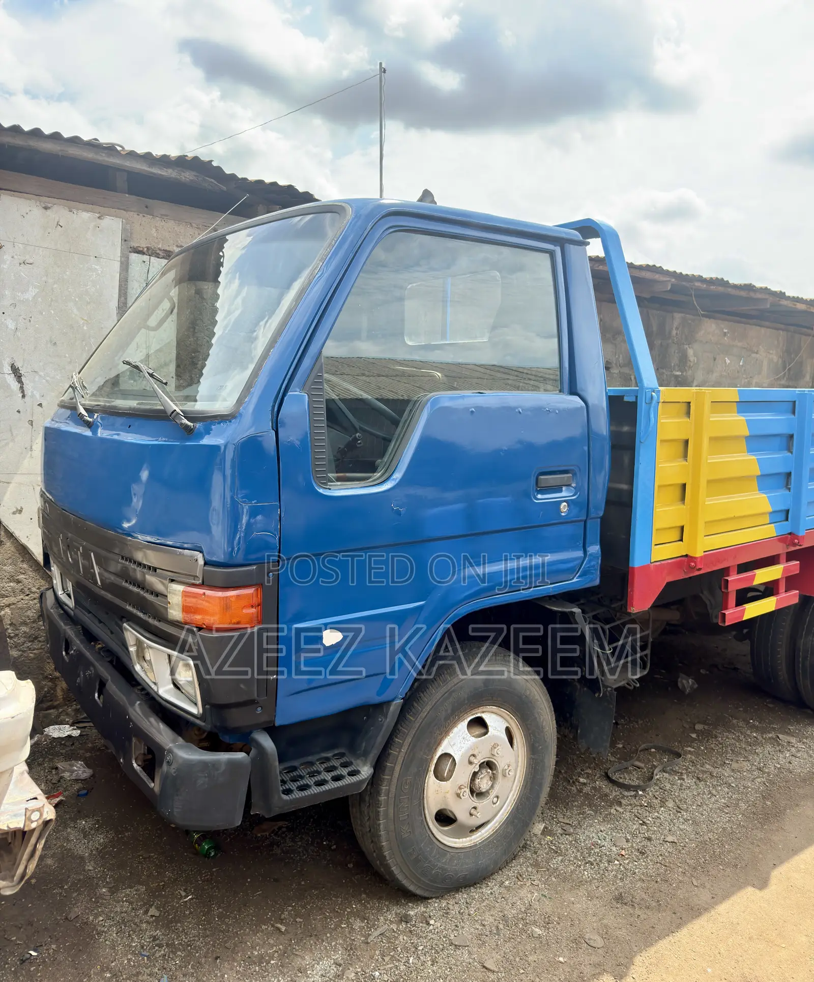 Toyota Dyna 200 1998 Model Japan 6 Tyres