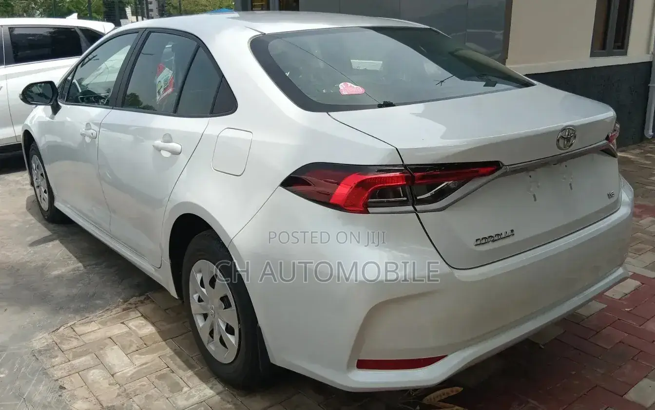 New Toyota Corolla LE 2024 White