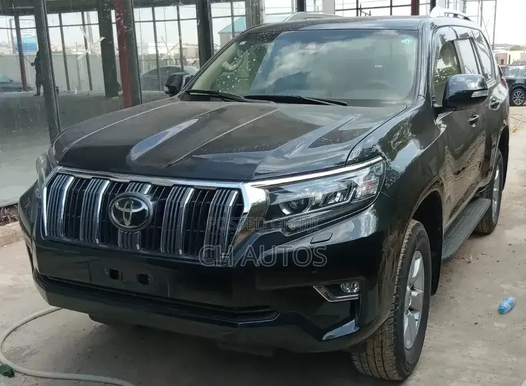 Toyota Land Cruiser Prado 2.7 2023 Black