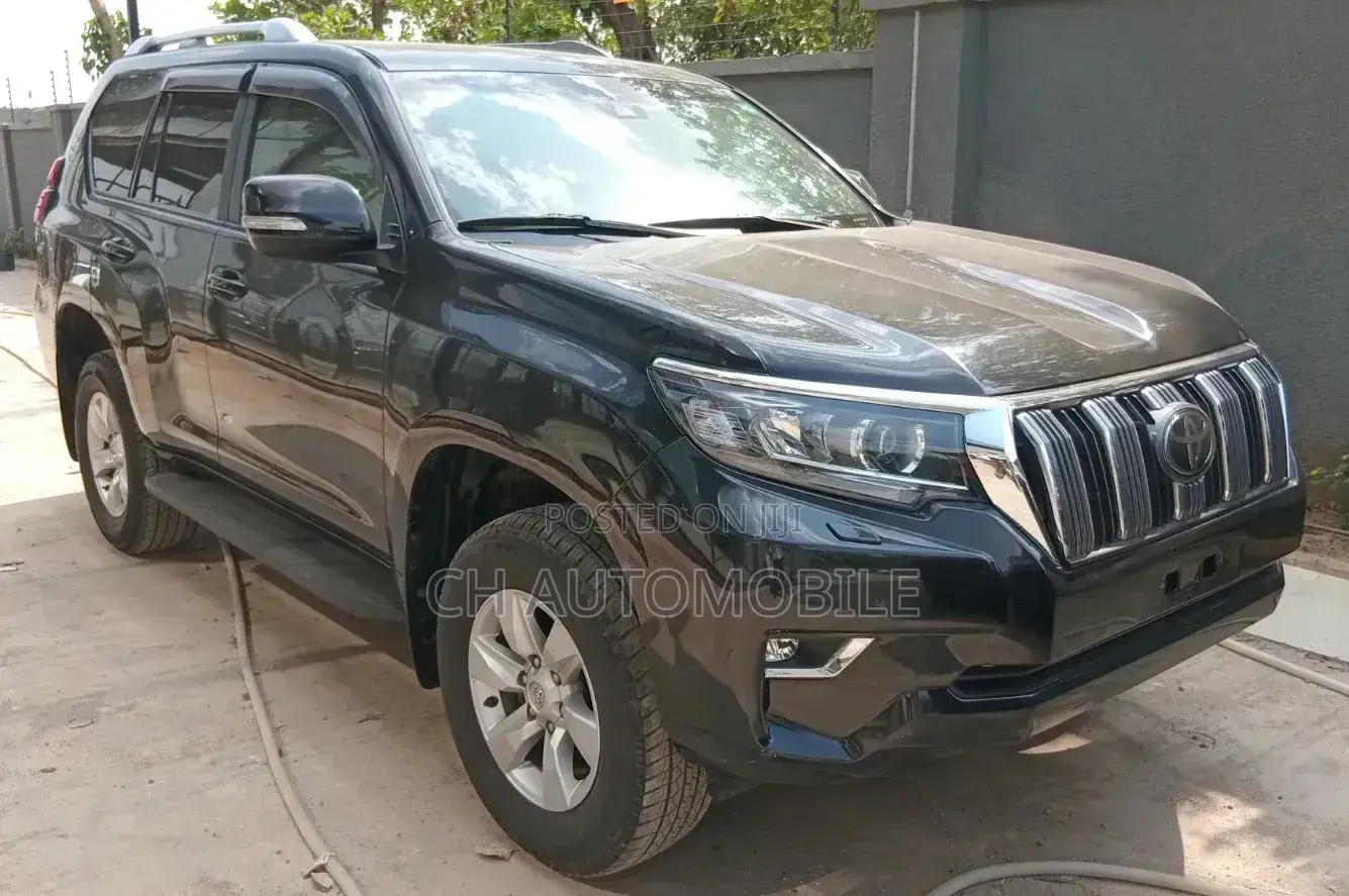 Toyota Land Cruiser Prado 2.7 2023 Black