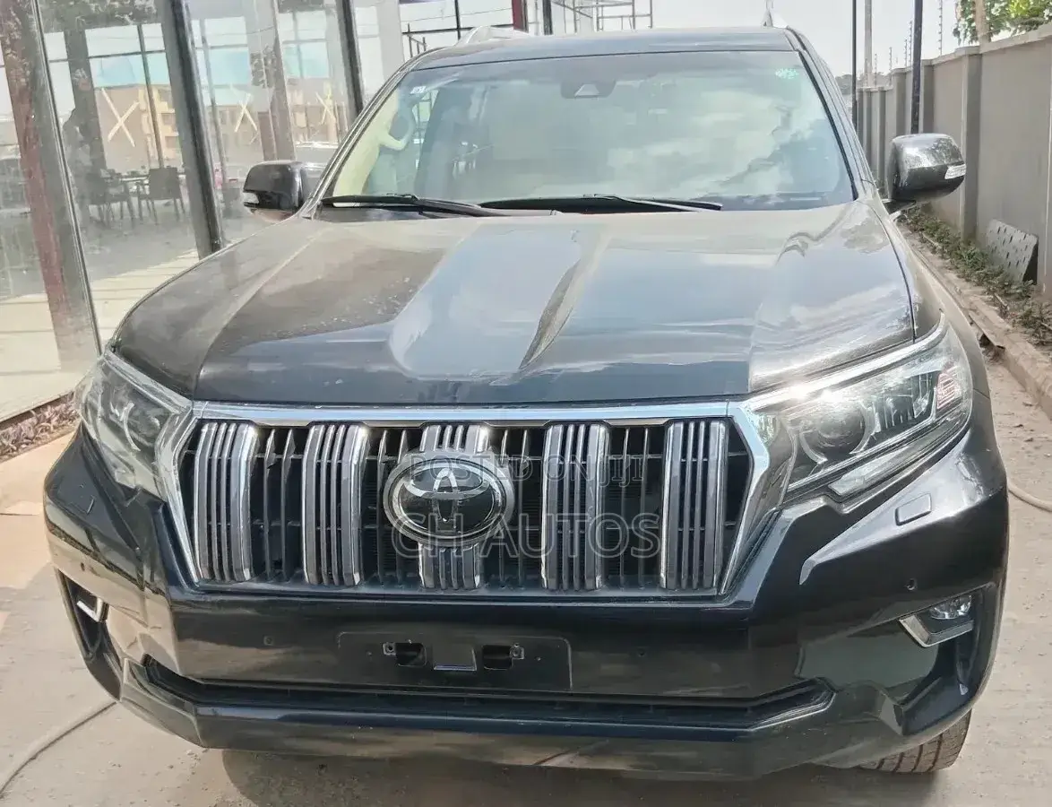 Toyota Land Cruiser Prado 2.7 2023 Black