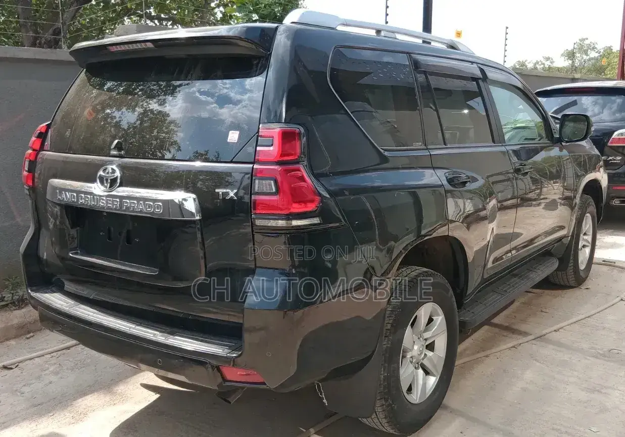 Toyota Land Cruiser Prado 2.7 2023 Black