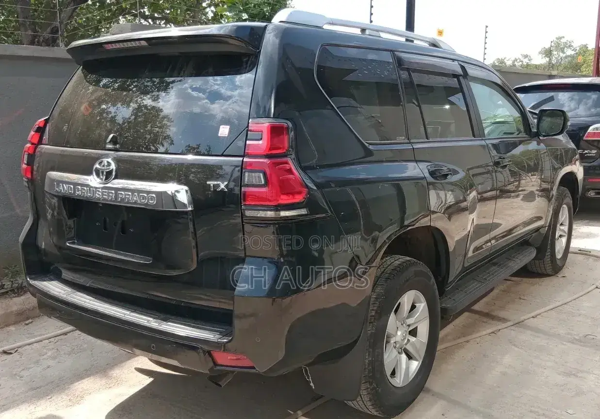 Toyota Land Cruiser Prado 2.7 2023 Black