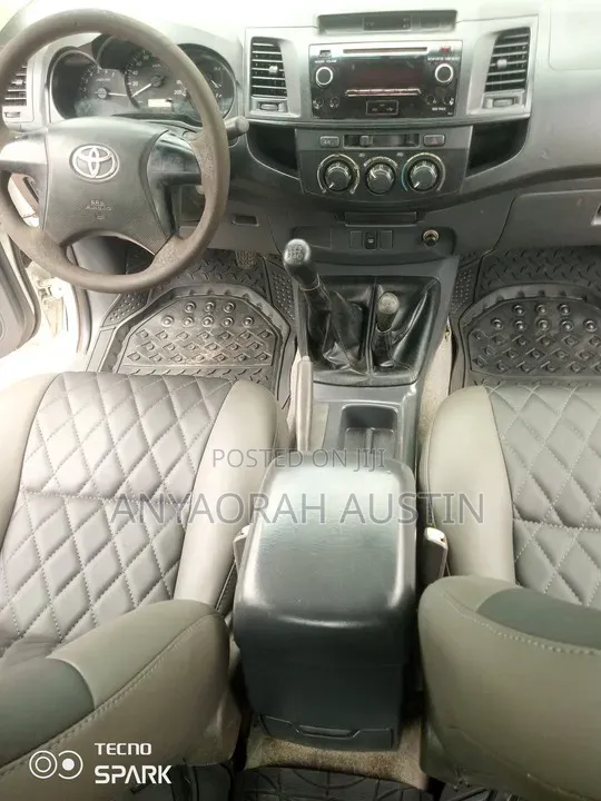 Toyota Hilux 2014 White