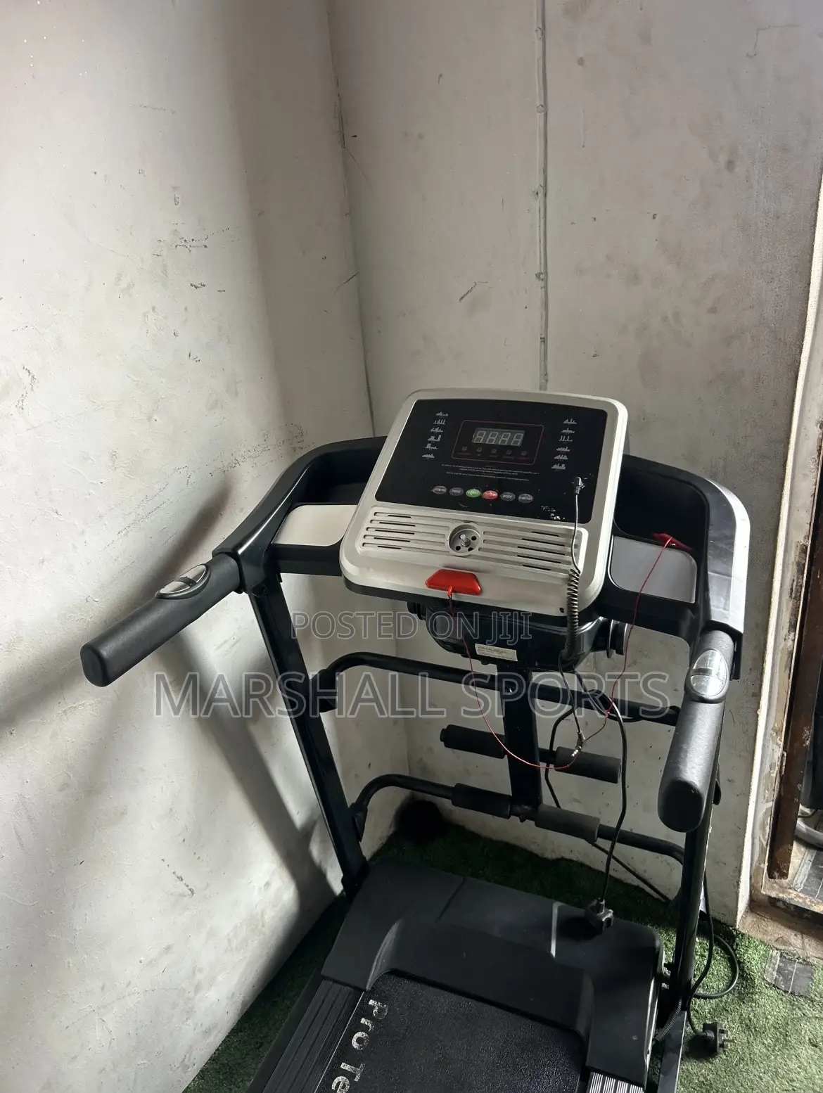 2.5 Hp Pro Tech Treadmill With Massager