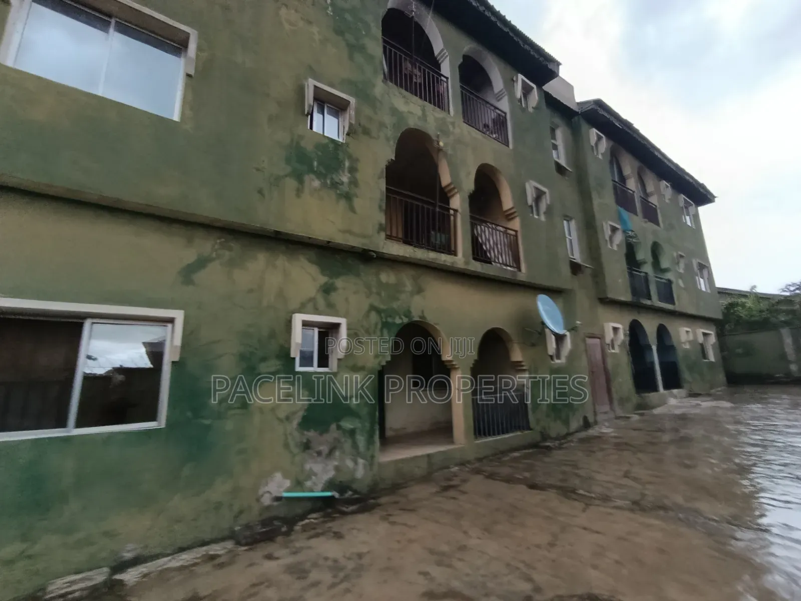 12bdrm Block of Flats in Abule Egba for sale
