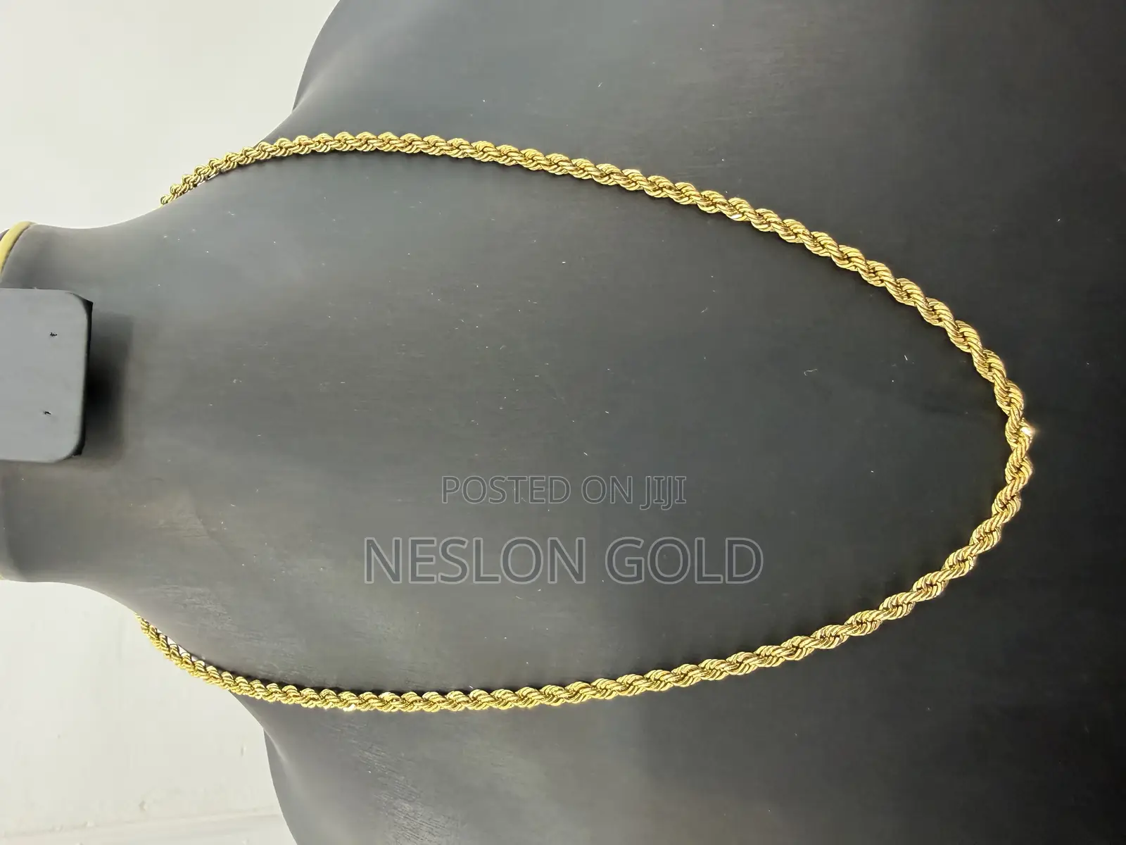 Pure Italy 750 Tested 18karat Twisted Design Necklace