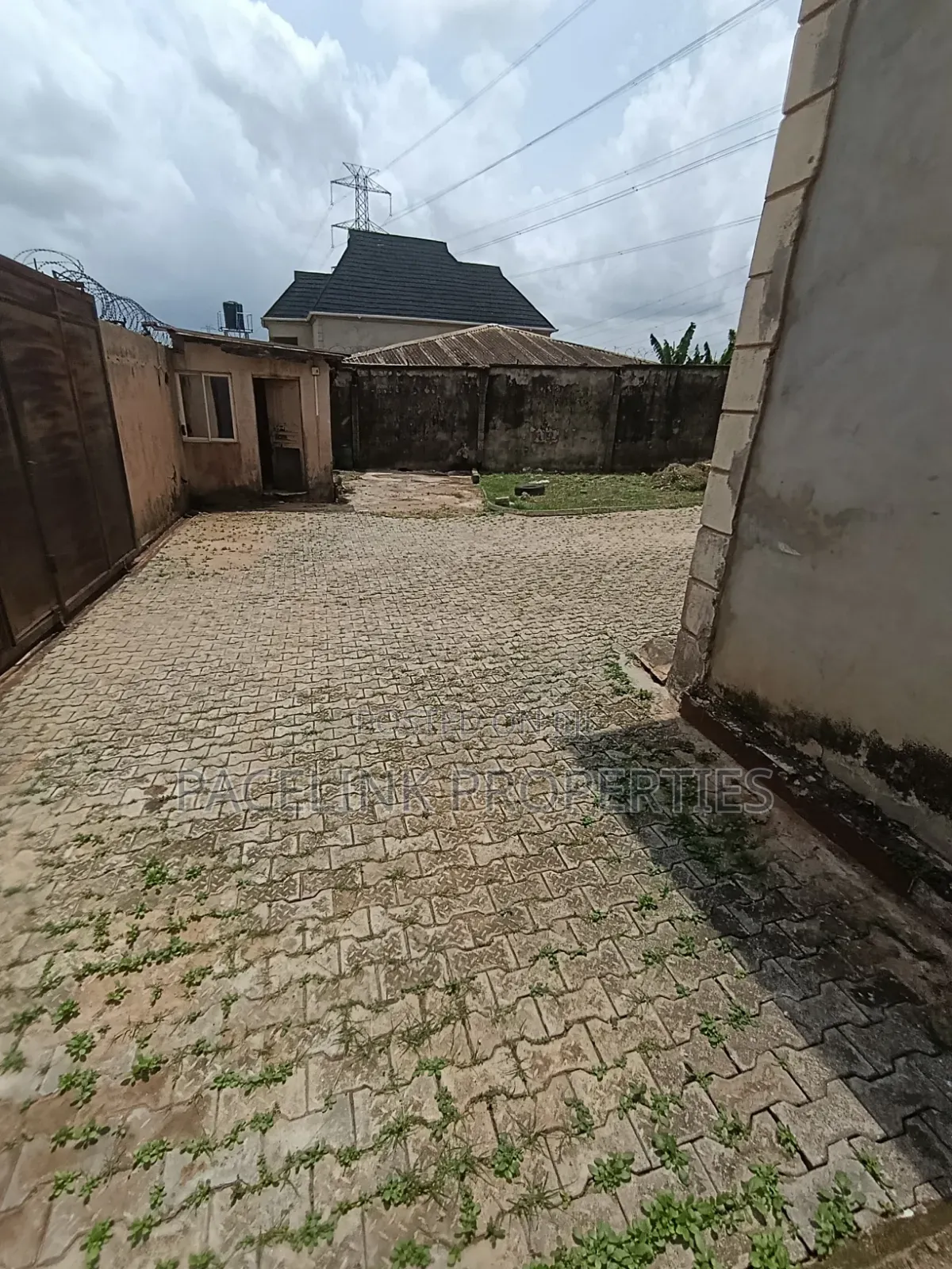 12bdrm Block of Flats in Ipaja Road for sale