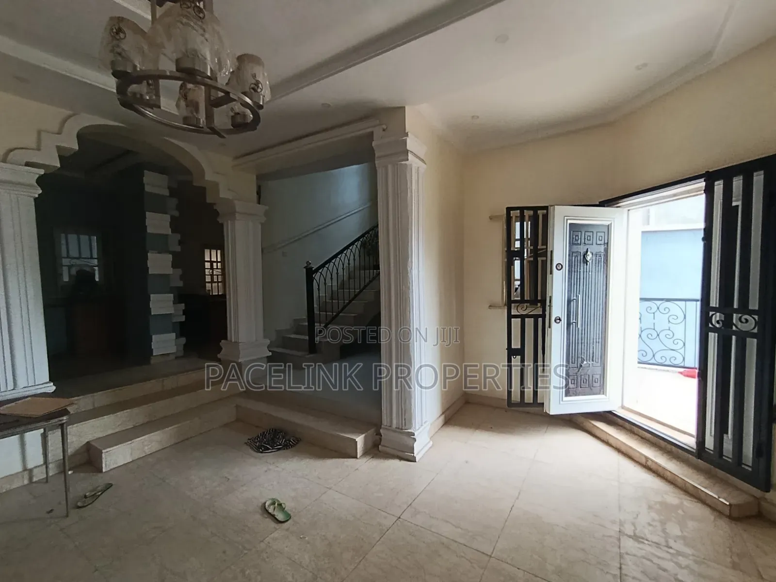 5bdrm Duplex in Iyana Ipaja for sale