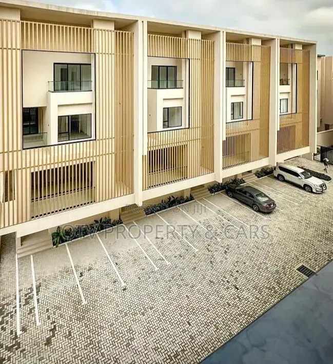 5bdrm Townhouse/Terrace in Banana Island for sale