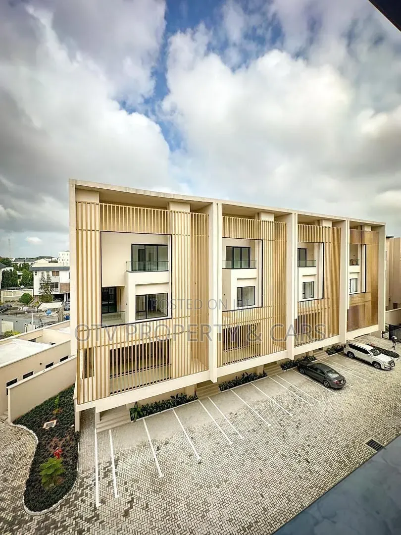 5bdrm Townhouse/Terrace in Banana Island for sale